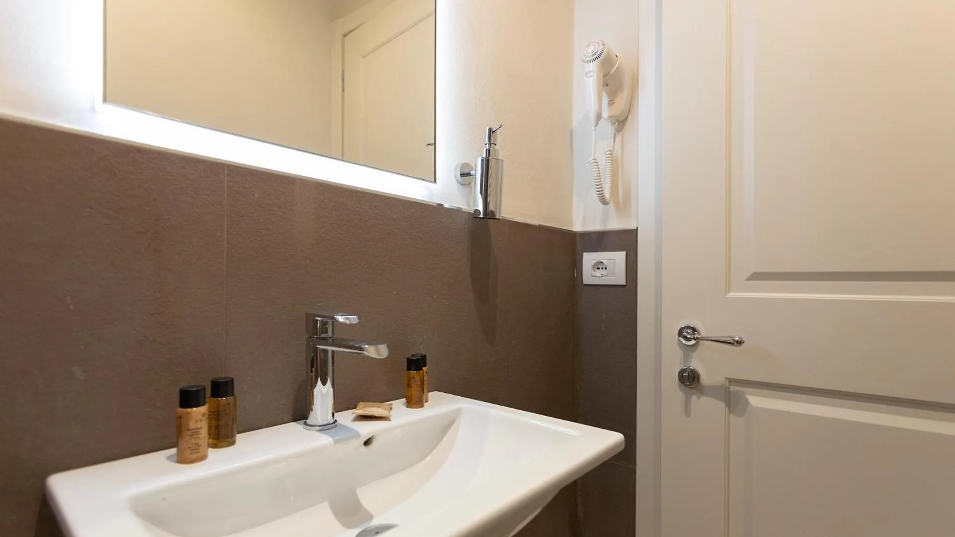 Florence Luxury Guest House 3*,